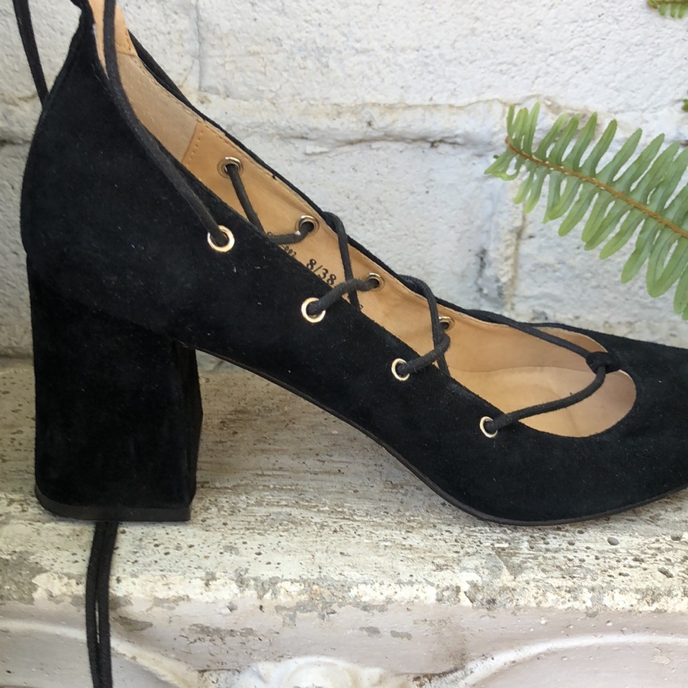 Velvet Lace-Up Pointed Heels, Size 8 (38.5) - Picture 5 of 7